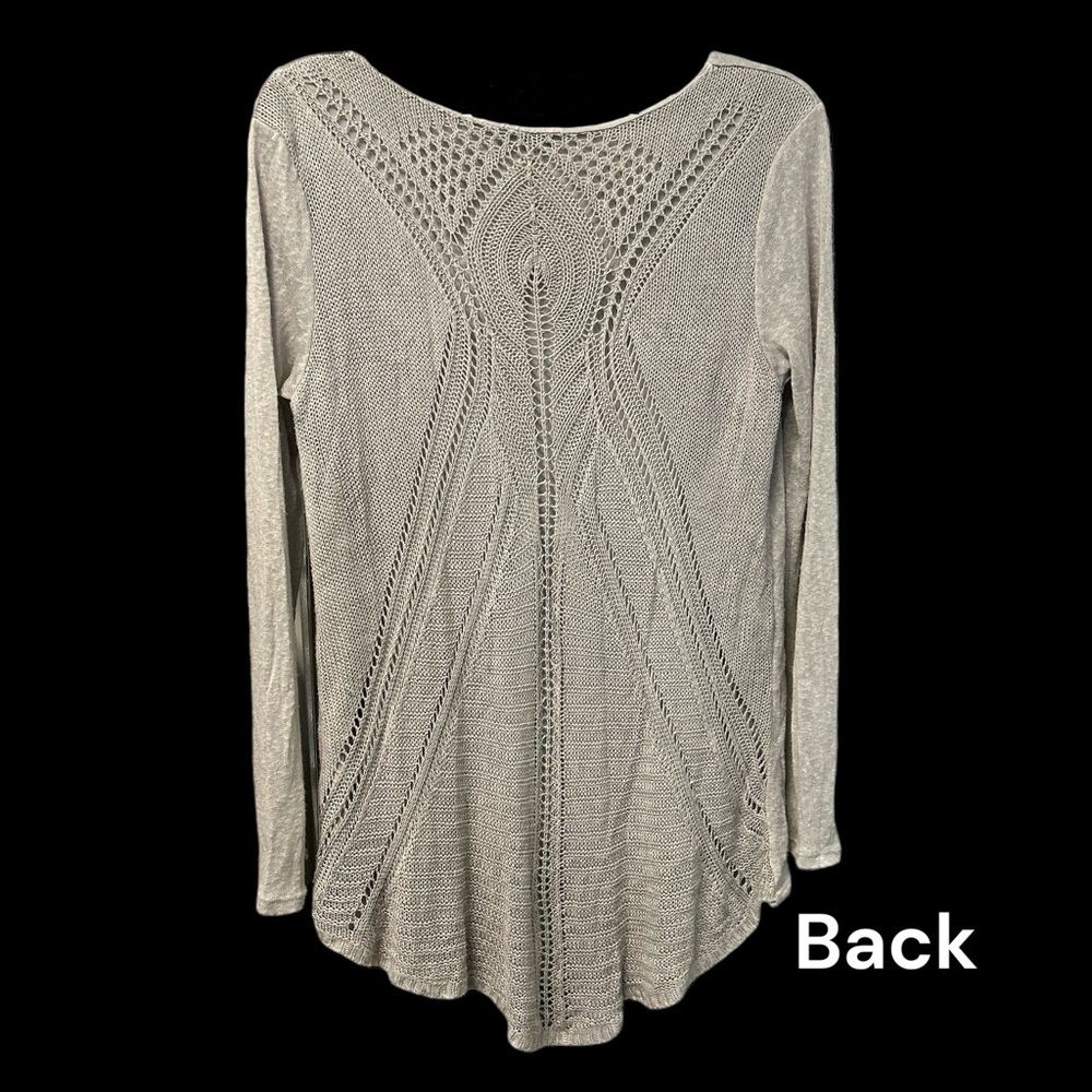 Sabrina Diamanti Women’s Crocheted Back Lightweight Sweater Size Medium